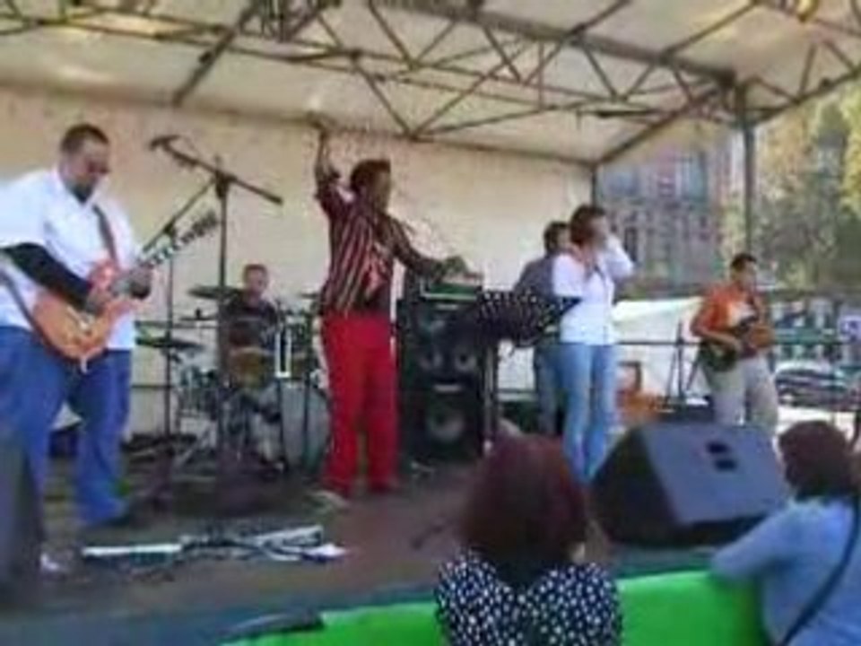 In the MiX-Bertrand Agot-Long train running