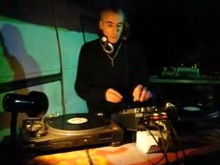 JOSHUA sur le mur urss/migralouest @multisons 44