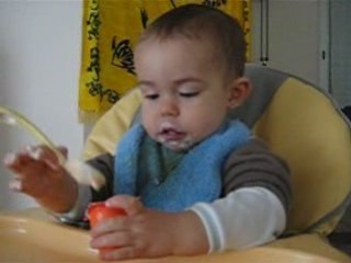 noa et son 1er ptit suisse seul