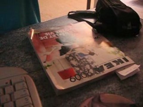 Varial flip Finger skate