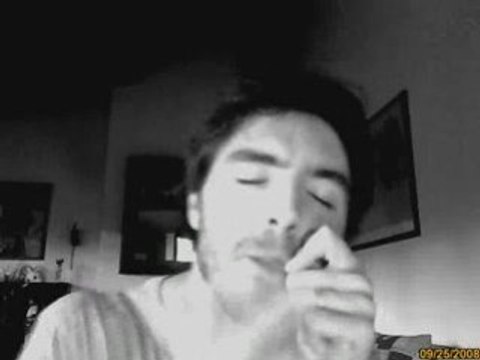 Nils guimbardise dans le noir. Adagio.