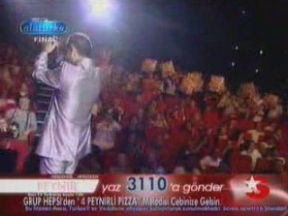 Popstar Adnan ellerim bomboş