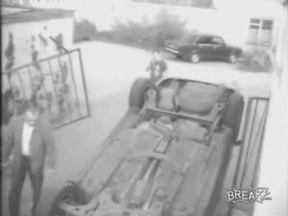 Kobieta za kolkiem http://www.clipmix.pl/