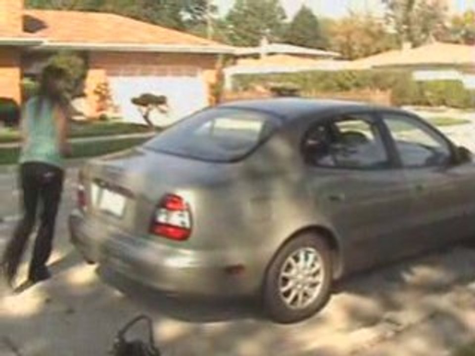 Locksmith Chicago | 1.877.480.4802 | woman locked out