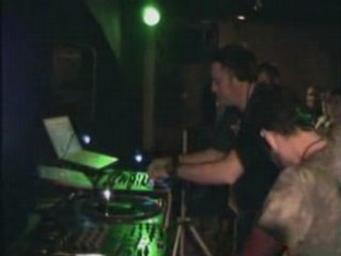 TECHNO - DJ SINISA - MUSIC HALL - MUSICA COPYLEFT MP3 GRATIS