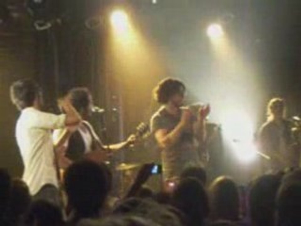 Make this planet move