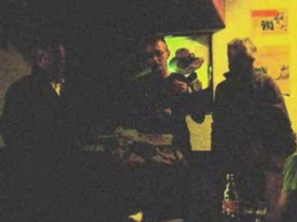 Girl des beatles au ukulele