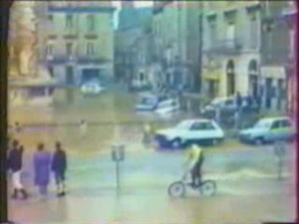Il y a 20 ans, Nîmes sous les eaux (archives Sdis 30)