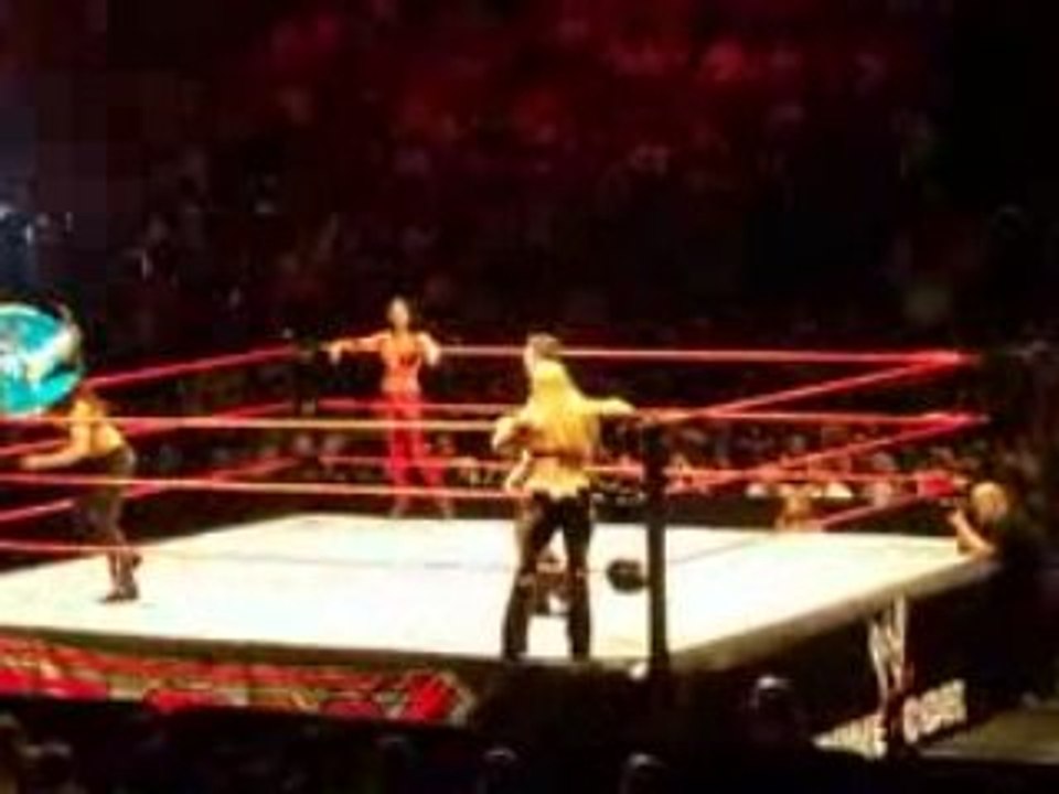 Les Divas au WWE RAW LIVE TOUR 2008 à Paris Bercy