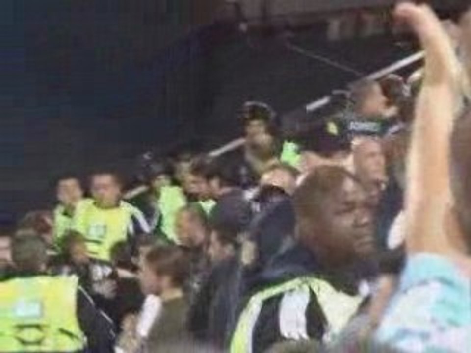 Policiers espagnol agressant les supporters marseillais