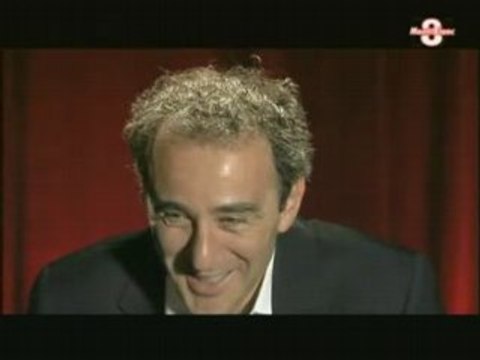 Elie Semoun : interview et extraits de son spectacle MERKI