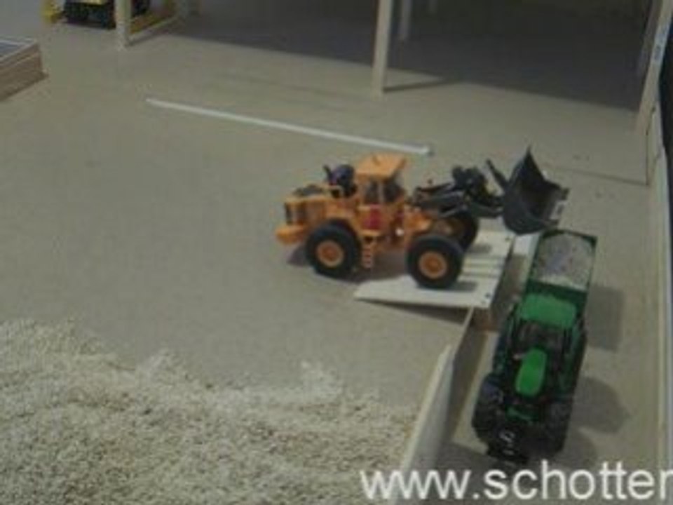 John Deere  mit Tandemanhänger