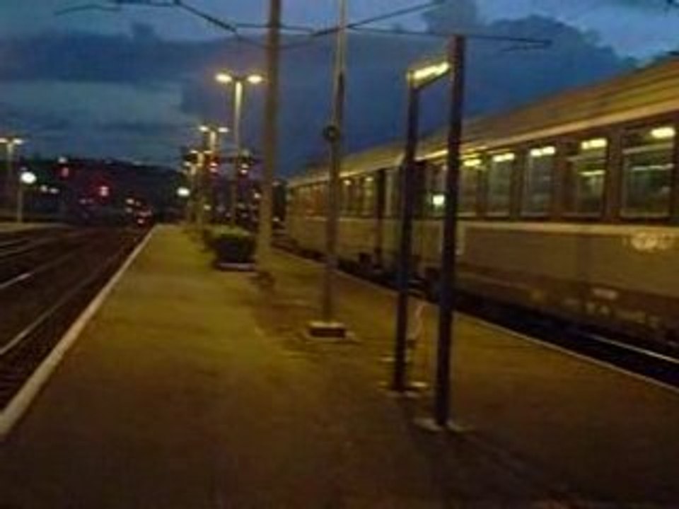 um de bb 67533 et bb 67620 multiservice avec 9 voitures cic