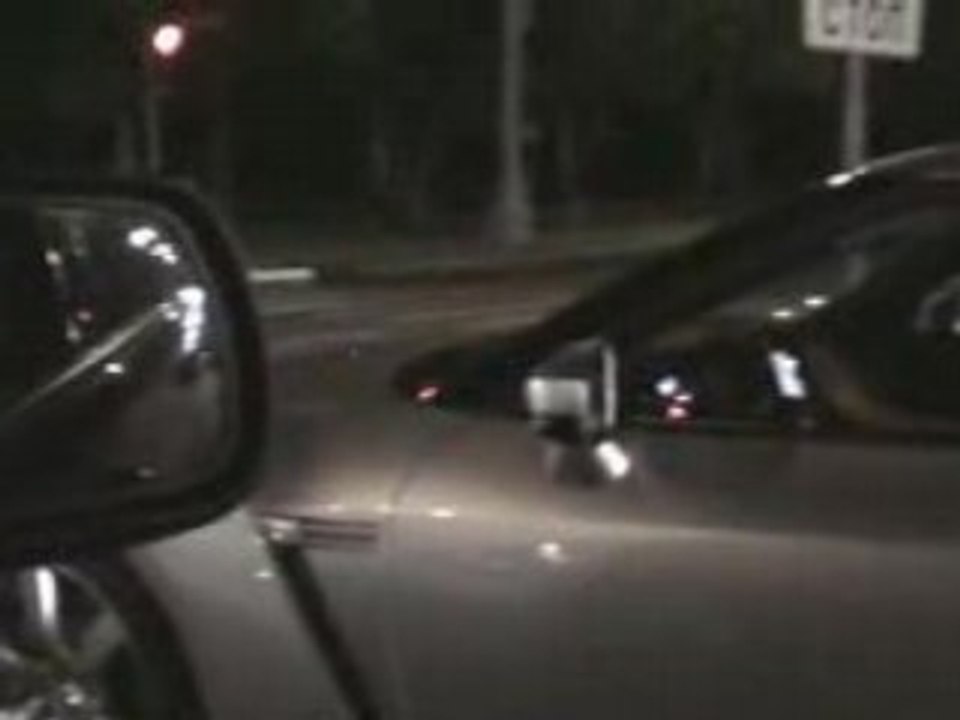 Jeep SRT8 vs Nissan GTR R35