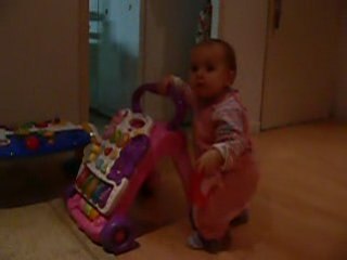 Pouette et son pousse-pousse