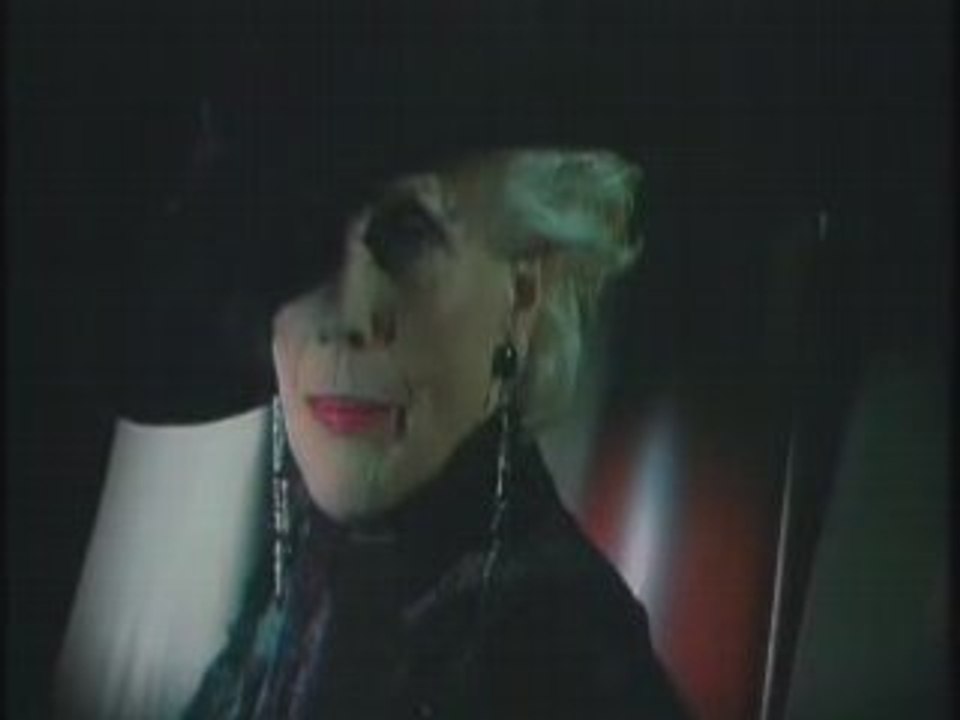 SNEAKER PIMPS - LORETTA YOUNG SILKS