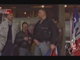 Père Néo-Nazi, Voisins Néo-Crétins : Ida Beaussart