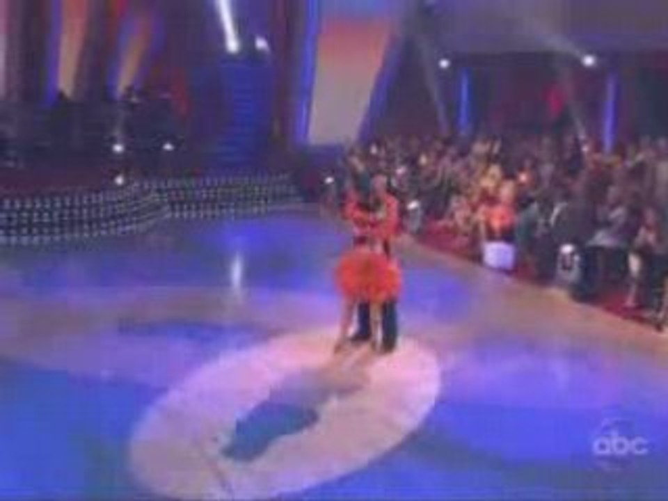 Watch Kim Kardashian & Mark Ballas Mambo Then... (See Desc.)