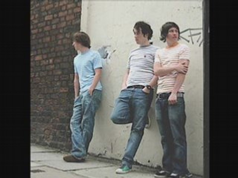 Bleeding Love Cover By The Wombats