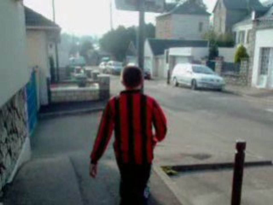 Il embrasse le poto