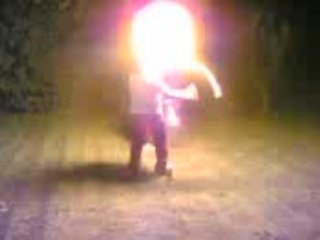 Aksel~tiju~crache~feu