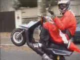 Delire de noel (stunt moto scooter)