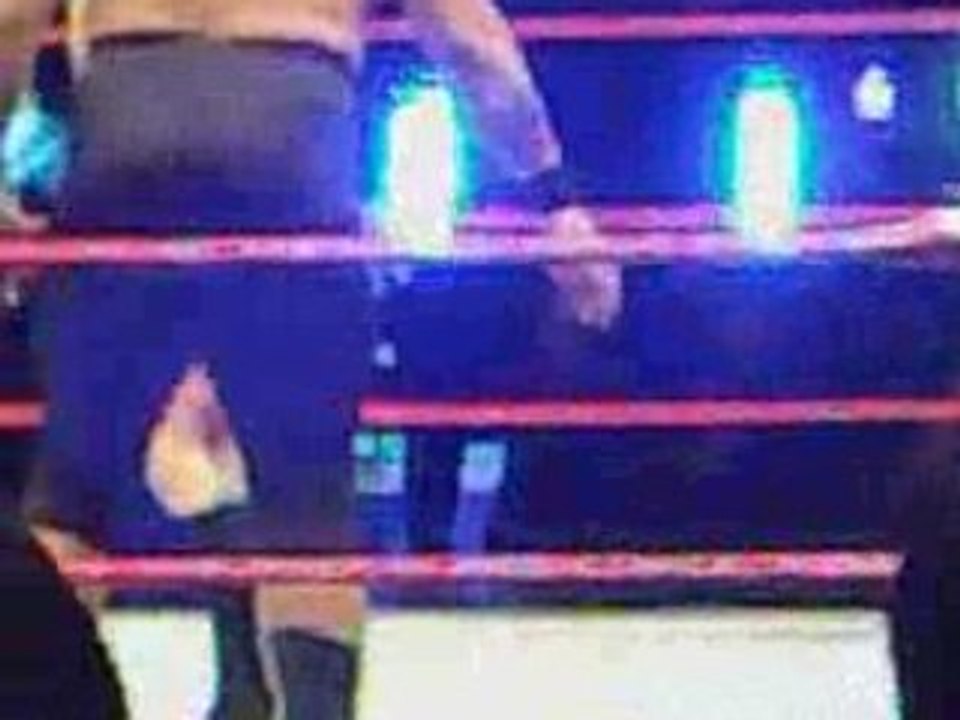 RAW live 270908 Bercy - entree manu vs dlo brown