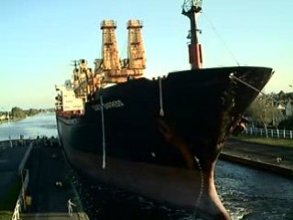 Suez express + Barge-- 2007 (5)
