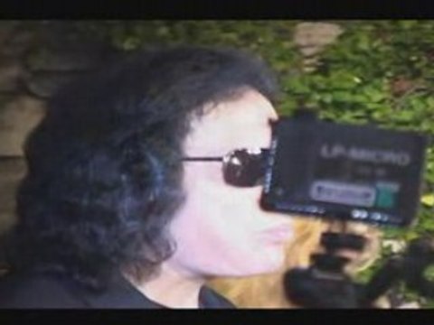 Gene Simmons Kiss: Eavesdropping In