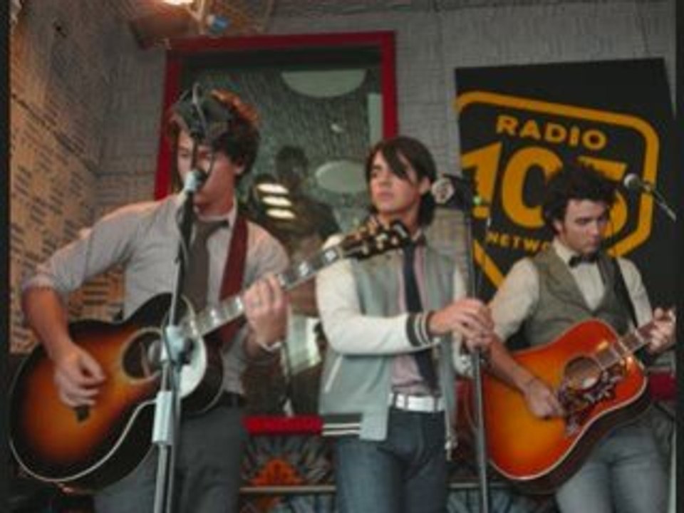 Radio 105 Interview (05/10/08) Partie 1