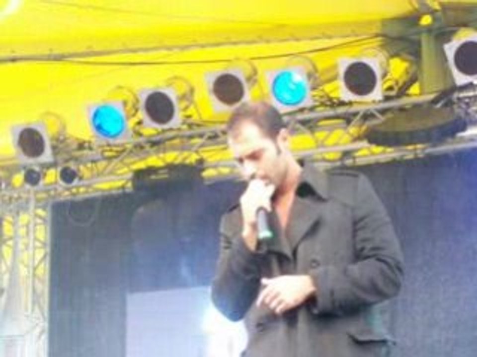 Sofiane chante "Nuits blanches" à Romans (5.10.08)