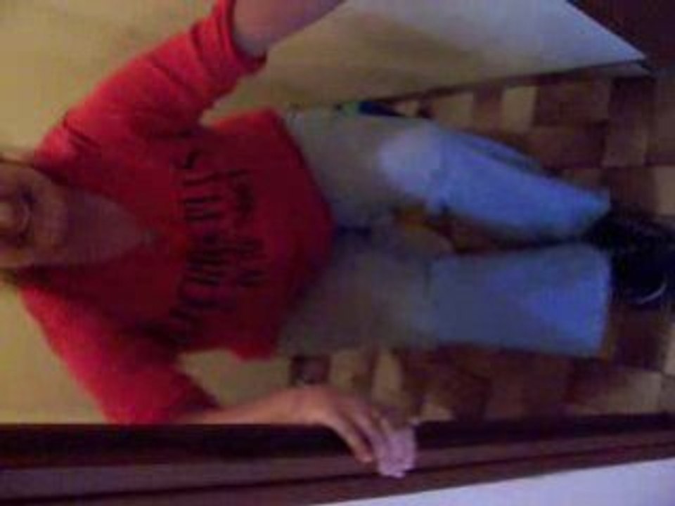 Jessi sur les chiottes