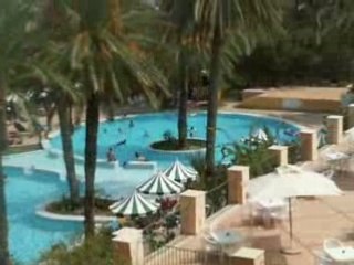 Vue chambre et piscine