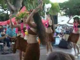 danse tahitienne place des cocotieres a nouméa