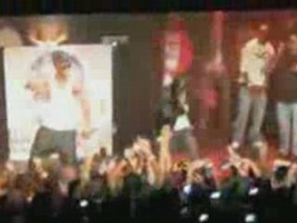 T.I. & Jay-Z - Swagger Like Us [Live]