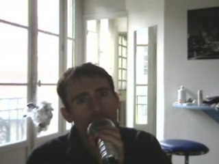 Wiwi égratigne "Allo baby"