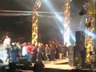 Urban peace 2  Booba Jette Une Bouteille De Sky Sur Un Mec