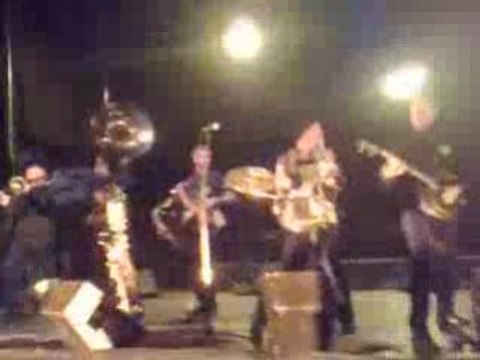 musiques de rues - place de la révolution - Zéphyrologie 1