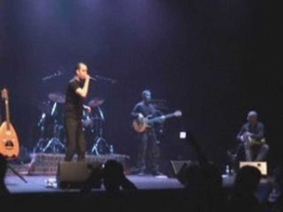 Mohamed Allaoua chante Matoub