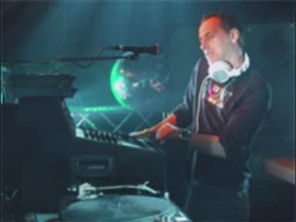 DJ Furax - Move On!