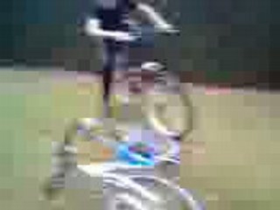 Paul enfin il se fé mal ( intime ) xD