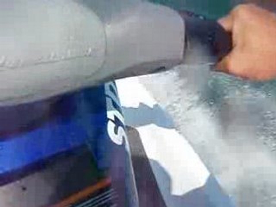 regis fais du jet ski ce coup si il nest pas ensuquer