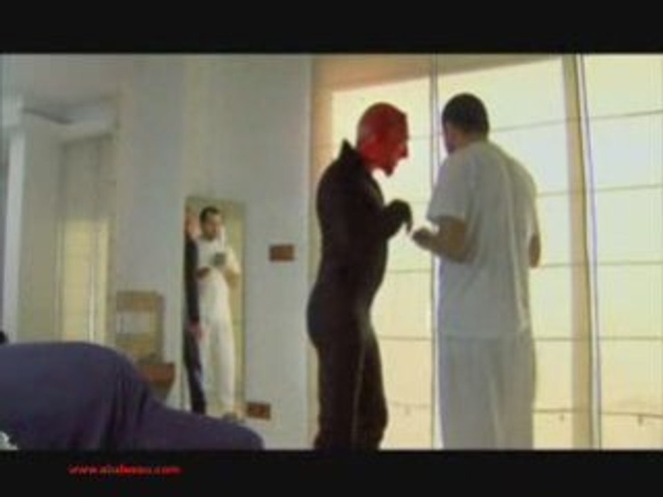 الشيطان والموظّف     -