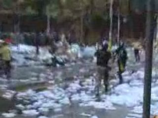 Charge de manifestants devant le Parlement Bkk 8/10/2008