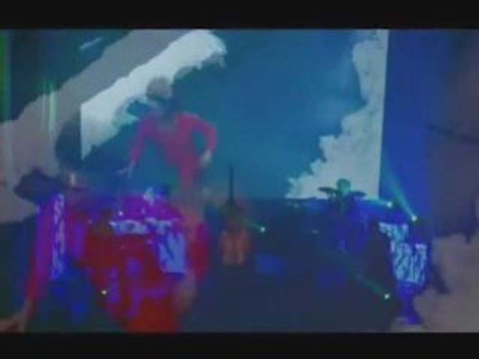 moodorama: Never mind (Live)