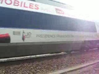 TGV 390 UE CROISEMENT ENTRE UM TGV A  ( INC + 368 - 390 )