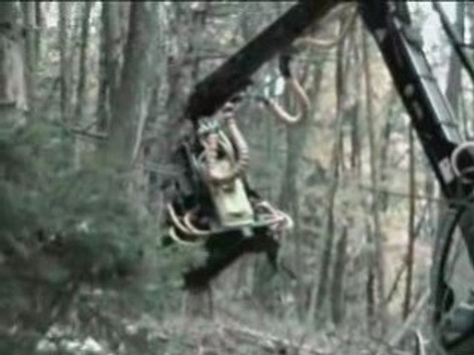 AFM harvester heads on tracked harvesters
