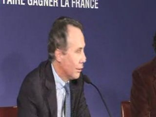 Sarkozy sauve la France du krach avec un tract