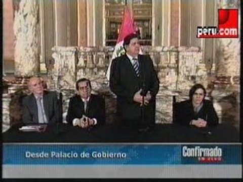 Alan García acepta renuncia de Premier y ministros