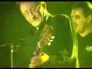 le grand chanteur Idir  en concert à Chambery en 2002